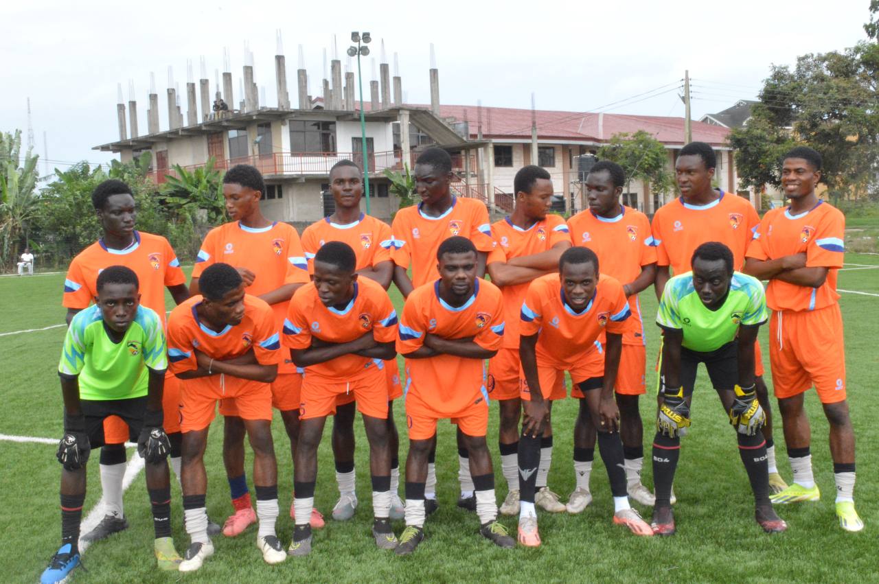 Team in maroon kit