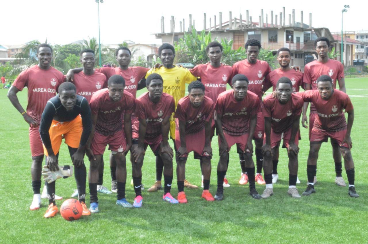 Team in orange kit